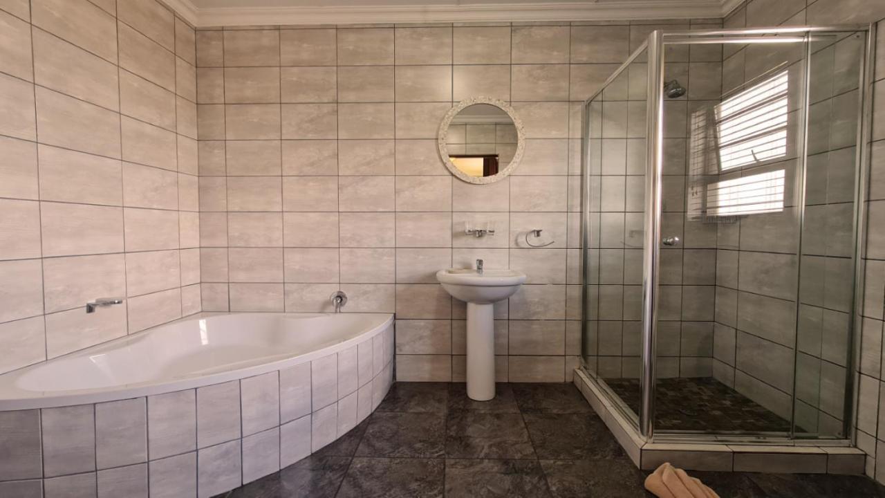 Klein Bosveld Guest House eMalahleni Exterior photo