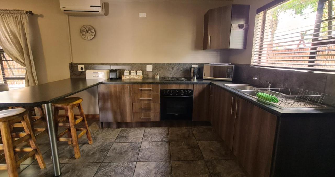 Klein Bosveld Guest House eMalahleni Exterior photo