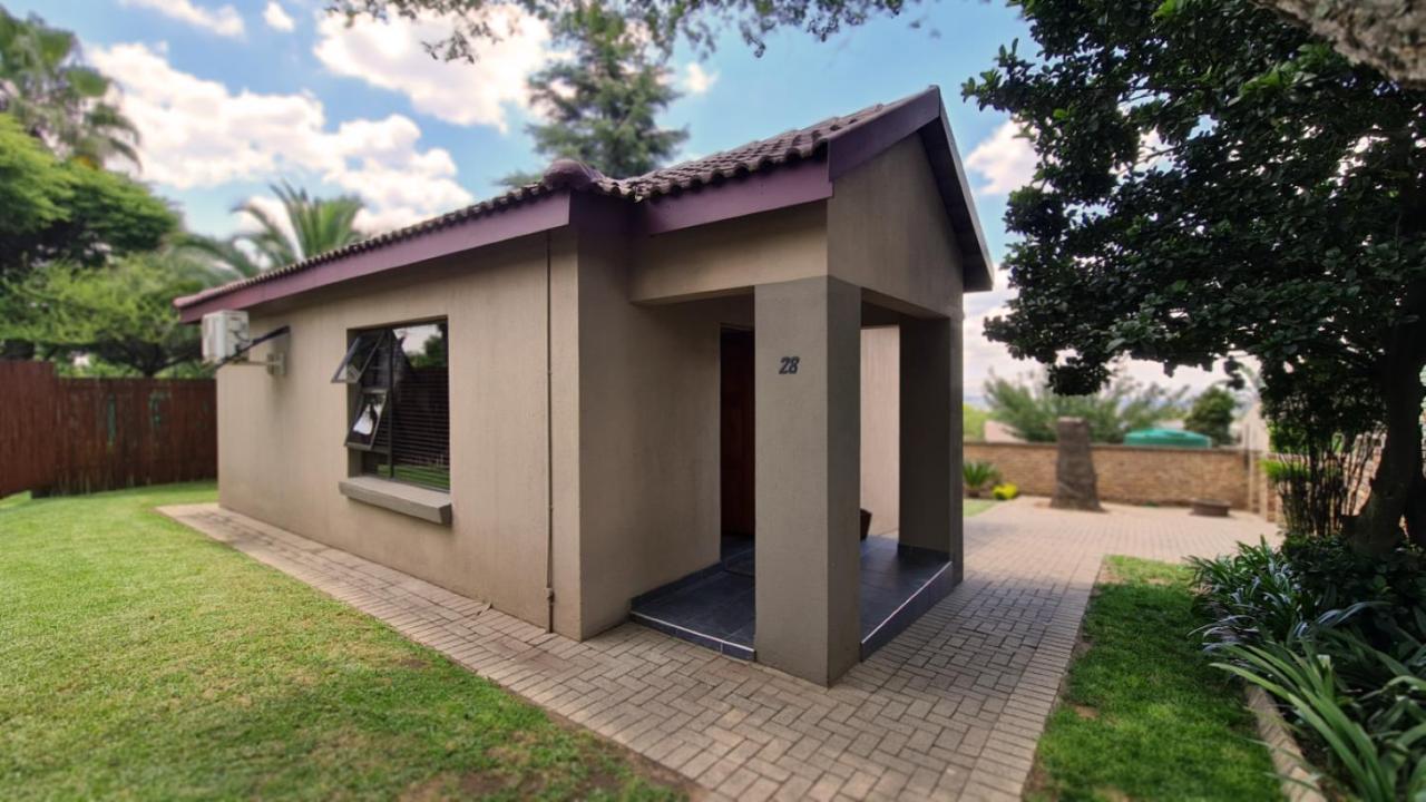 Klein Bosveld Guest House eMalahleni Exterior photo