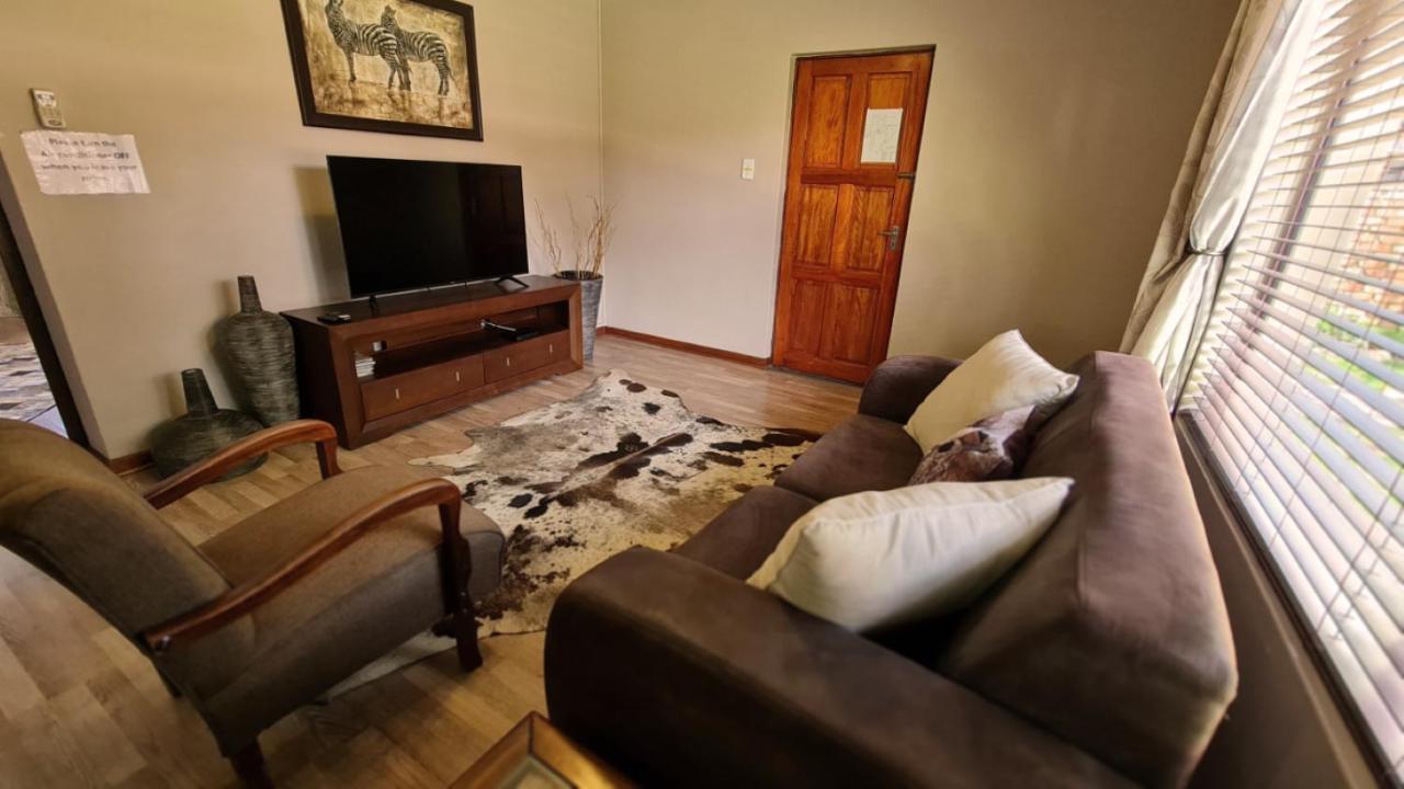 Klein Bosveld Guest House eMalahleni Exterior photo